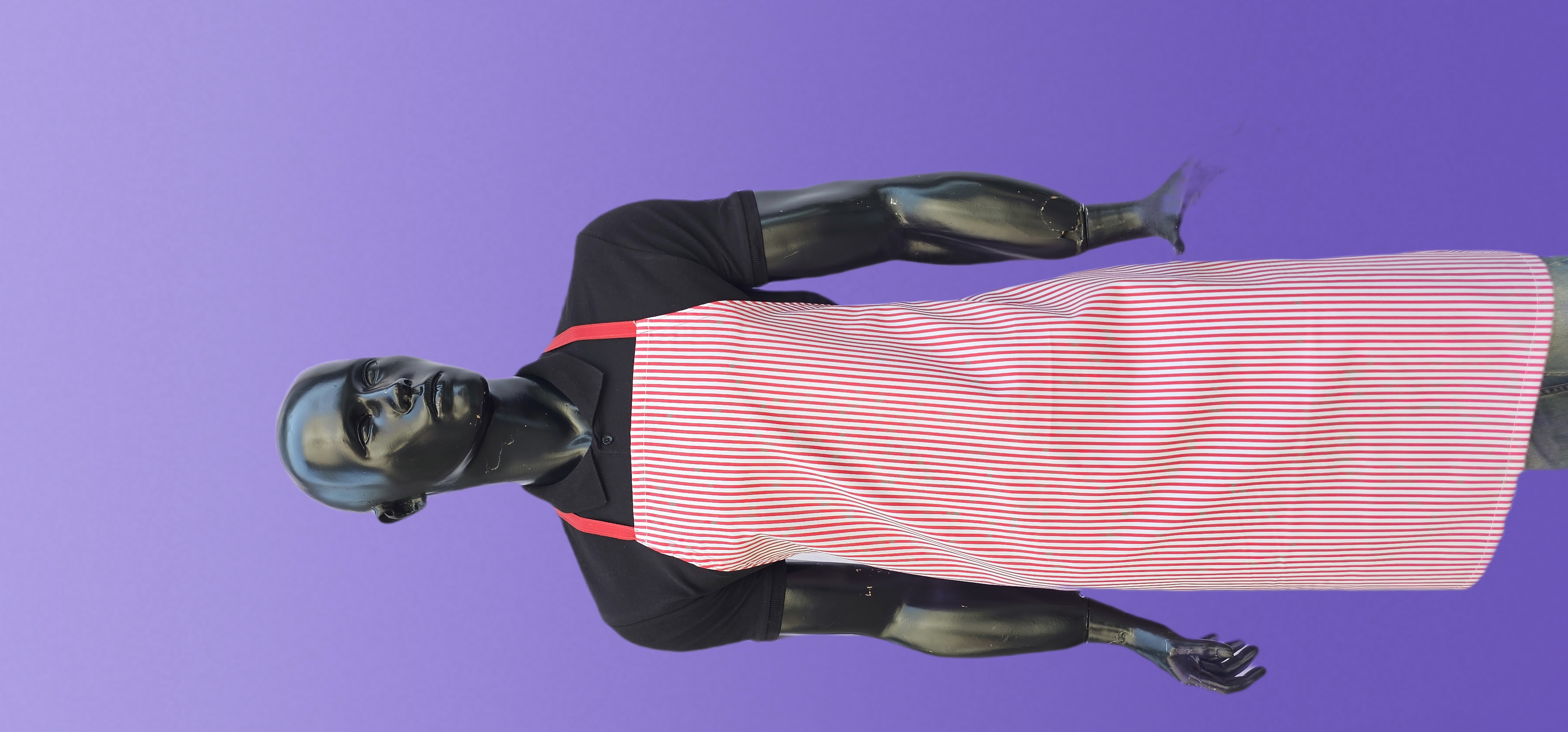 DESENLİ ASKILI ÖNLÜK BEYAZ ZEMİN  KIRMIZI ÇİZGİ