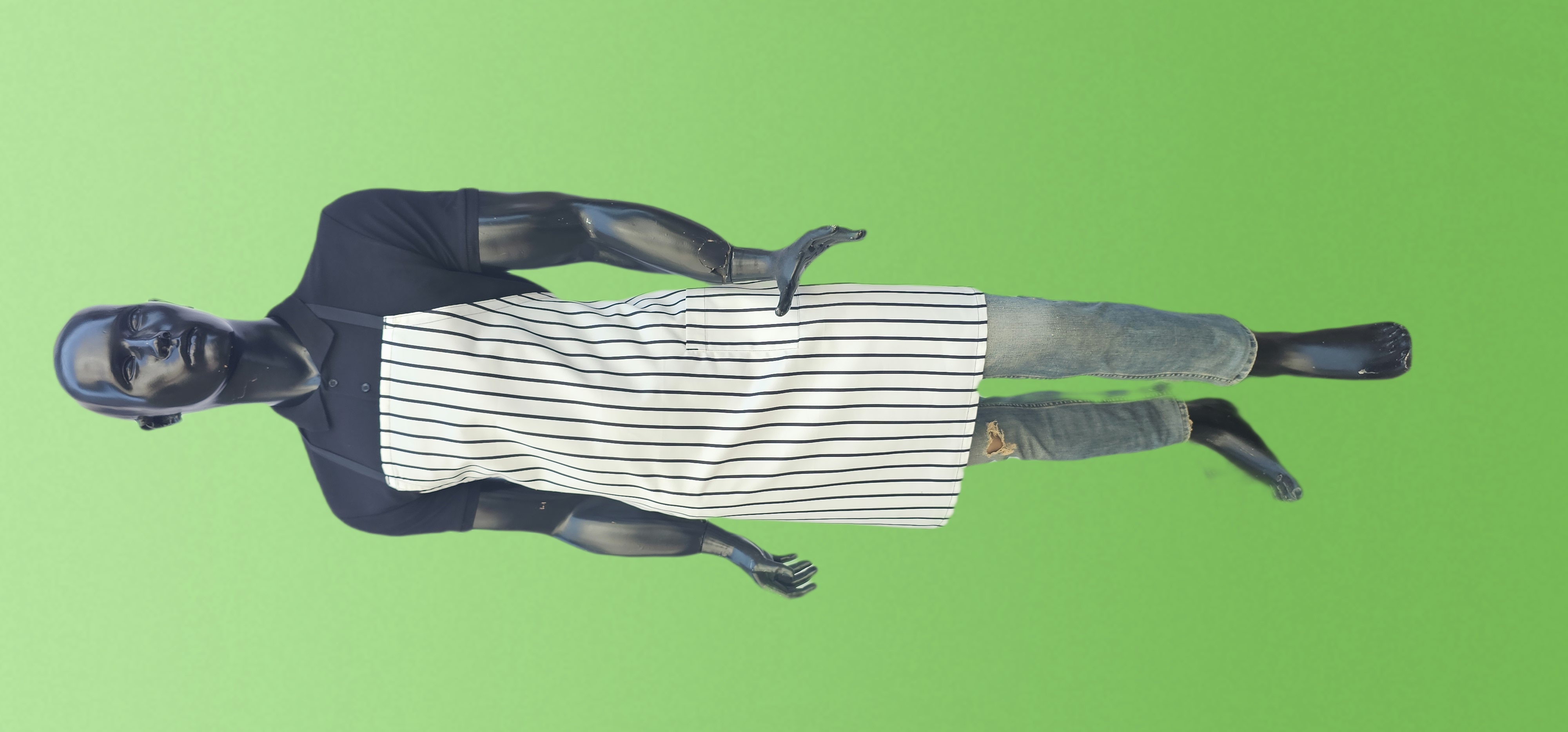 DESENLİ ASKILI ÖNLÜK BEYAZ ZEMİN SİYAH ÇUBUK ÇİZGİ