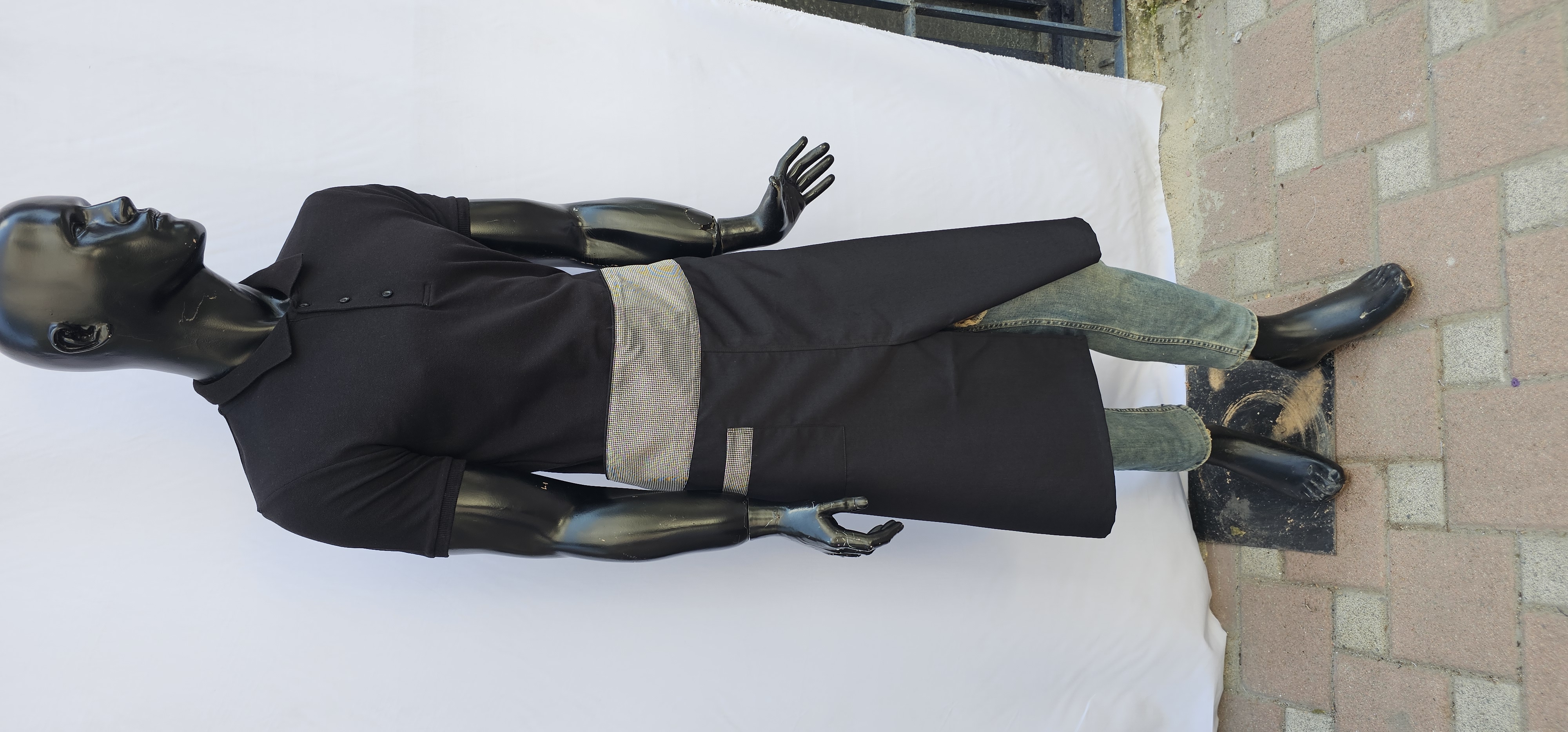 POLİYVİSKON ALPAKA LÜKS YARIM ÖNLÜK YIRTMAÇLI SİYAH ZEMİN SİYAH SİMLİ GARNİLİ