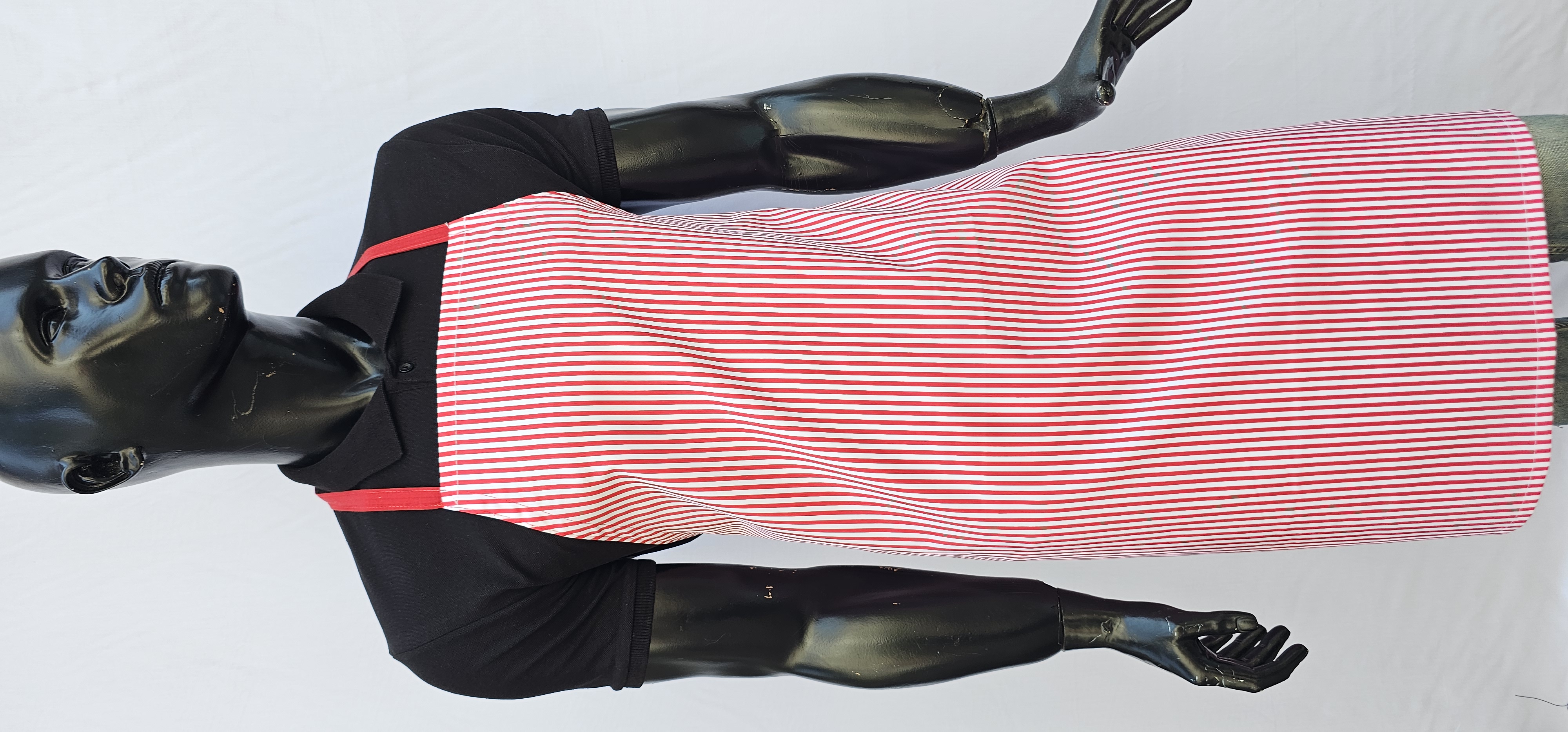 DESENLİ ASKILI ÖNLÜK BEYAZ ZEMİN  KIRMIZI ÇİZGİ