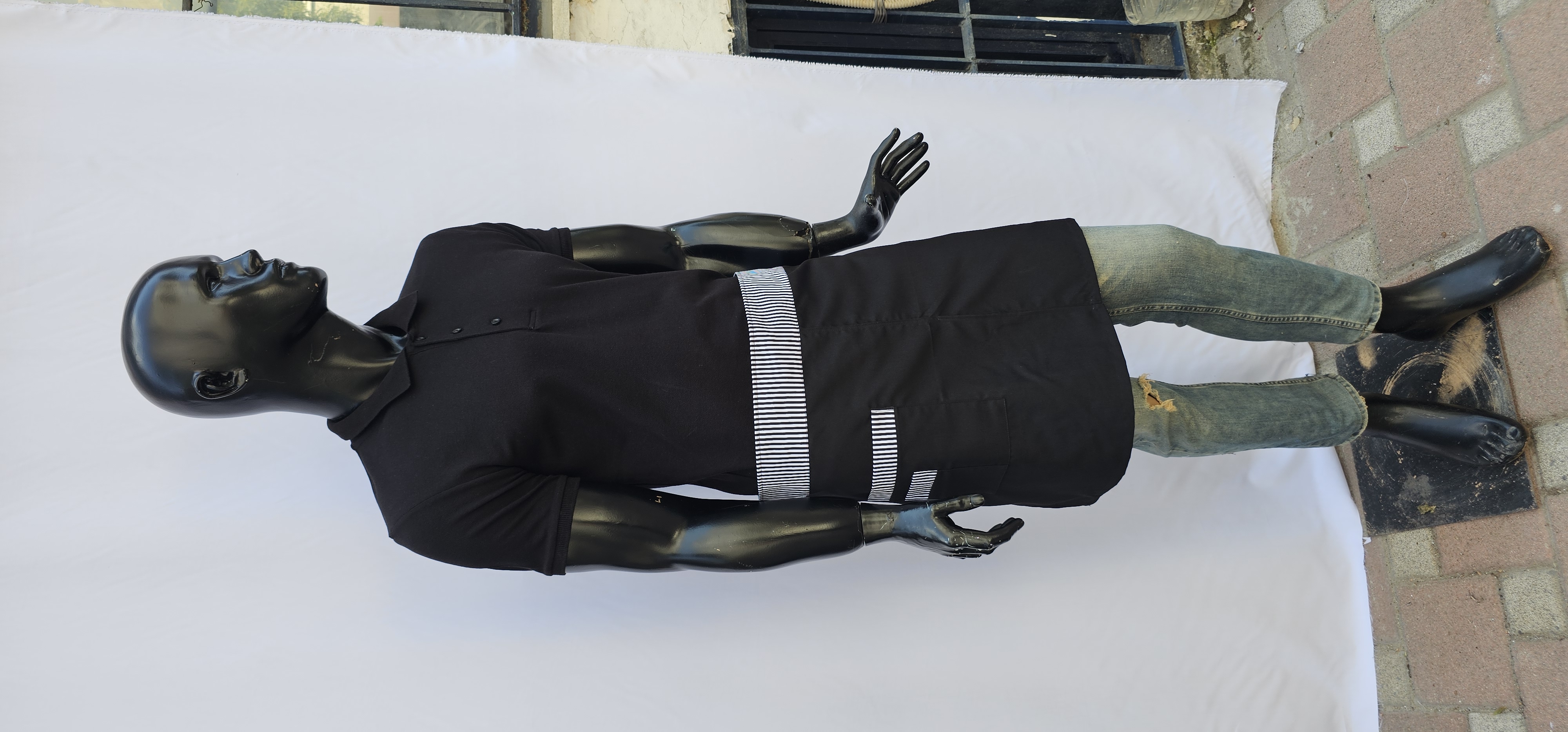 POLİYVİSKON ALPAKA YARIM ÖNLÜK YIRTMAÇLI SİYAH ZEMİN SİYAH BEYAZ ÇUBUK ÇİZGİLİ