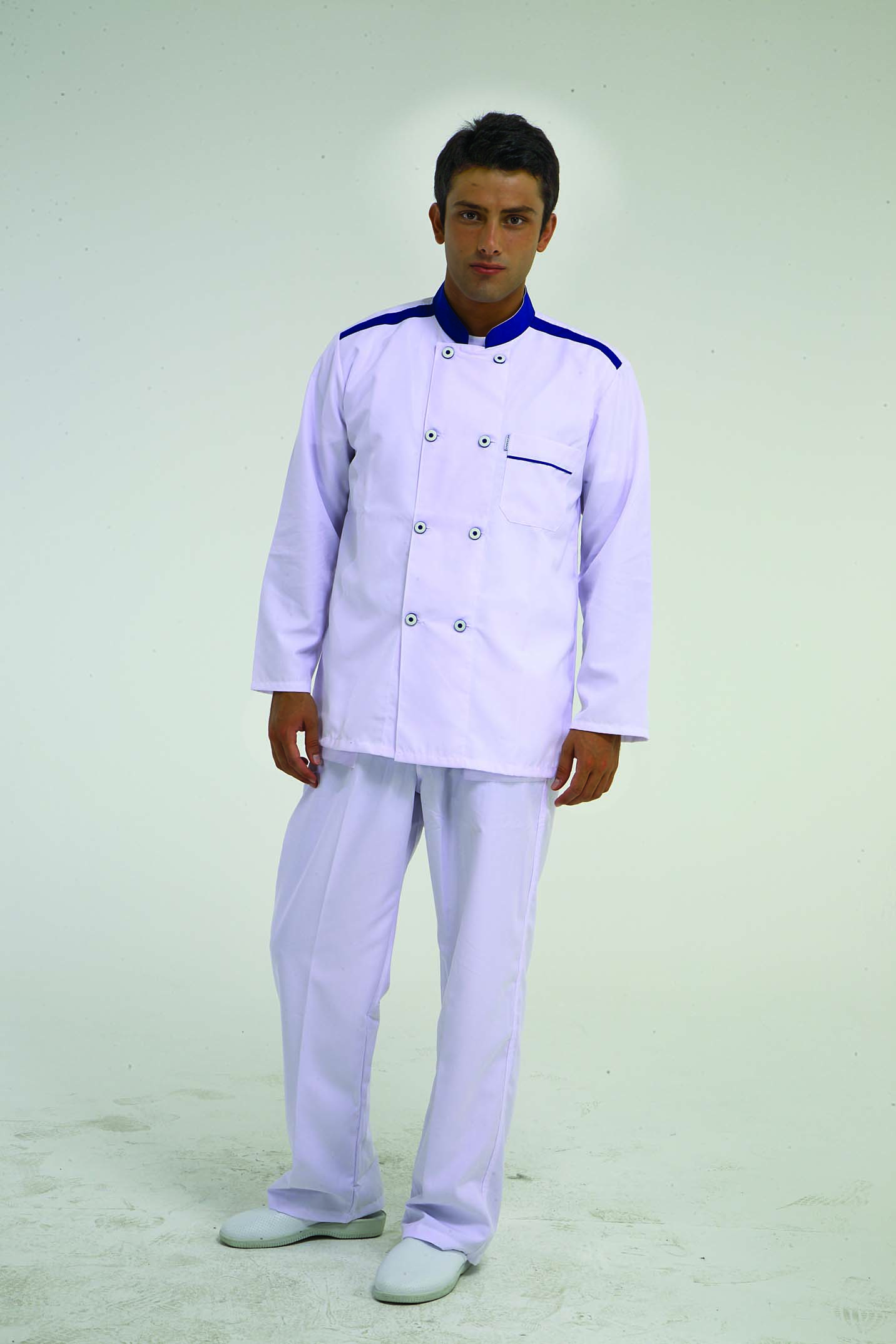 8 DÜĞME AŞÇI CEKETİ BEYAZ ZEMİN SAKS MAVİ BİYELİ  ÜRÜNLERİMİZ KISA KOL VE UZUN KOL ÜRETİLMEKTEDİR